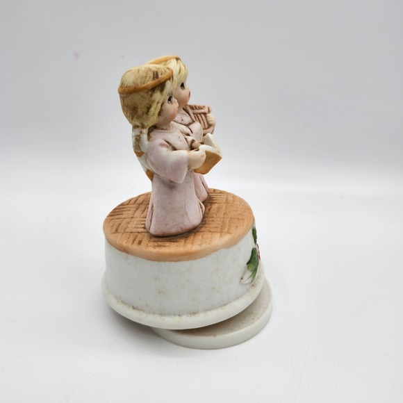 Classic Living Ceramic Musical "Hark! The Herald Angels Sing" Angels w/ Box - Picture 3 of 9